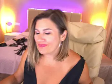 Cam4 Private Sex Chat of KiraRoxx